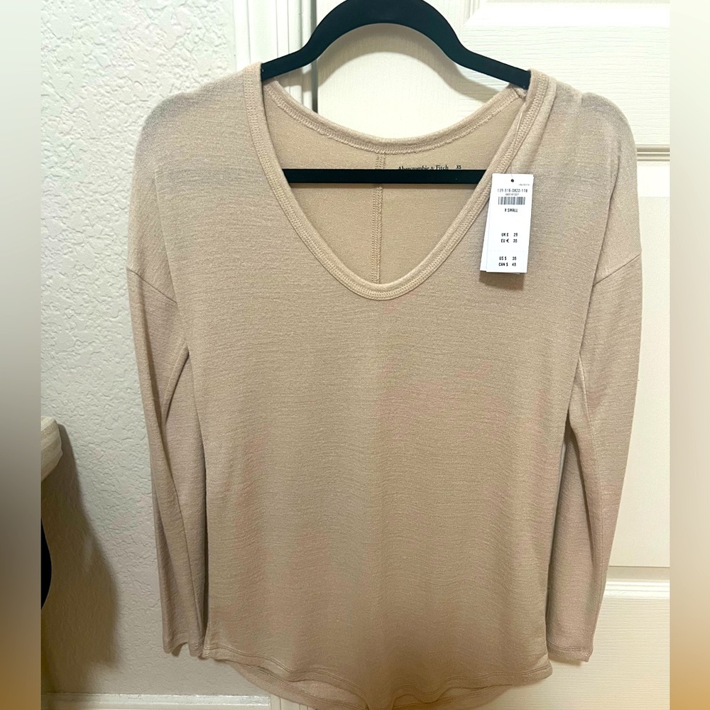 Lightweight sweater - brand new